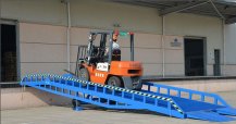 湖北移動(dòng)登車橋,10噸集裝箱裝車平臺